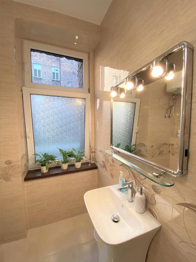 Apartament Czarne Zloto Katowice Luaran gambar