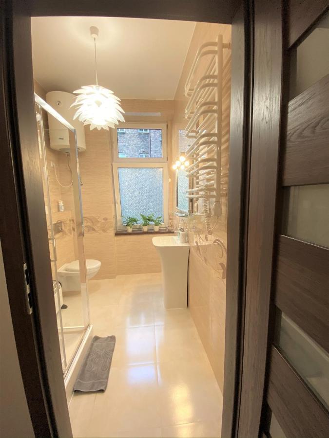 Apartament Czarne Zloto Katowice Luaran gambar