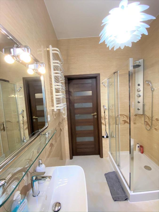 Apartament Czarne Zloto Katowice Luaran gambar